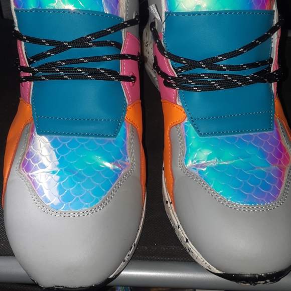 Really nice sneakers - Picture 2 of 3